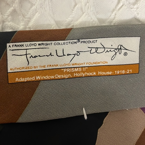 ‘Frank Llyod Wright’ 100% Silk ‘Made in Korea’ Tie - Picture 7 of 8
